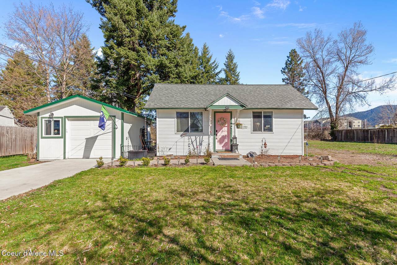 203 Homestead Ave - Photo 1