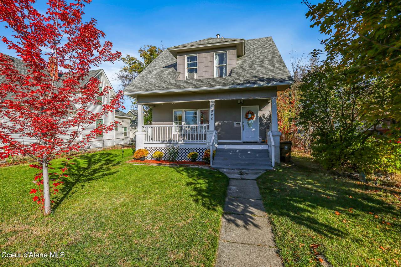 1924 Indiana Ave - Photo 1