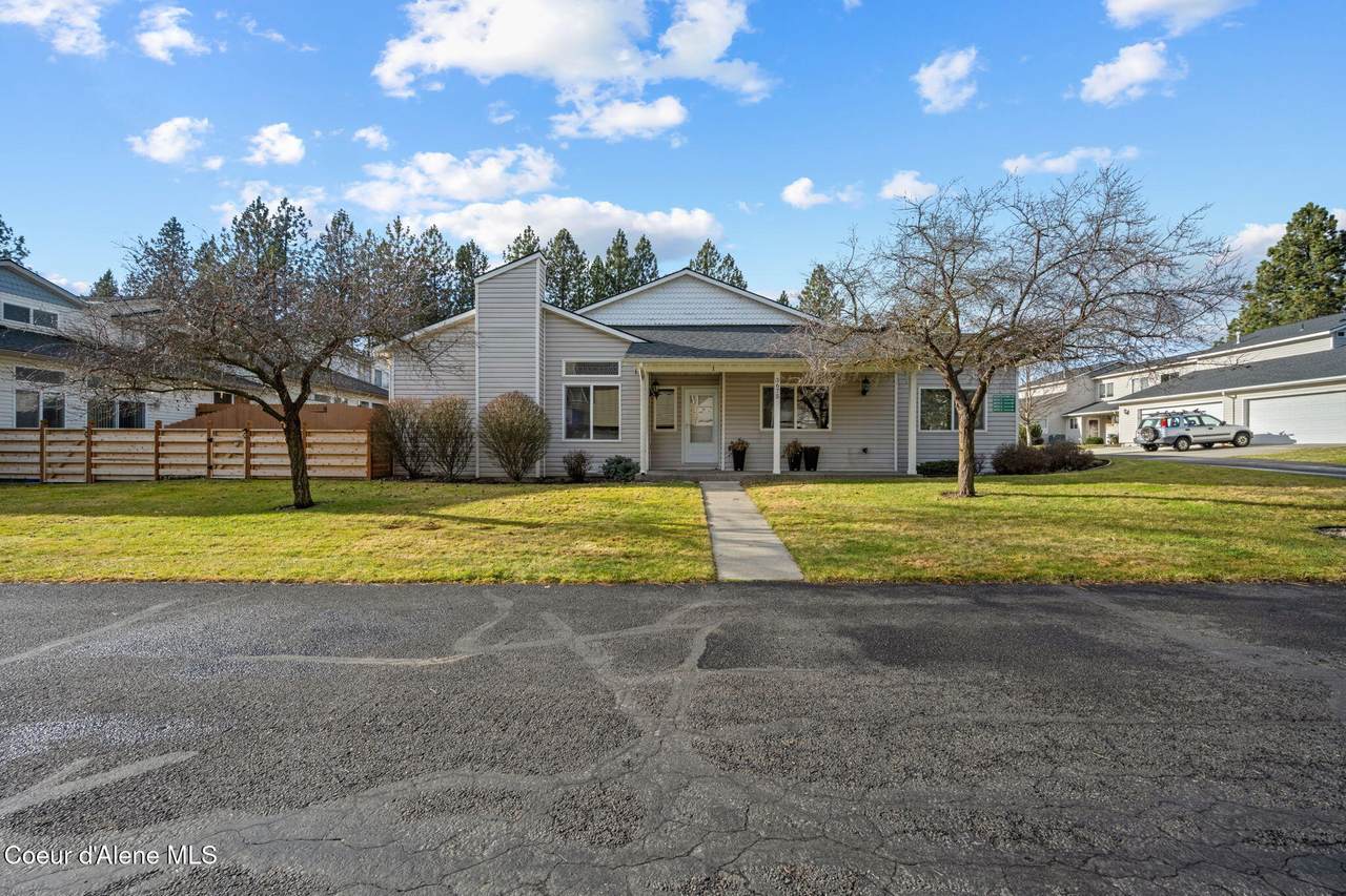 3675 Scotch Pine Ln - Photo 1