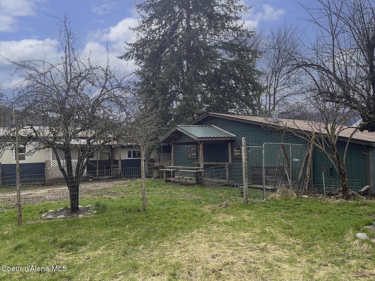 109 6th Ave - Photo 1