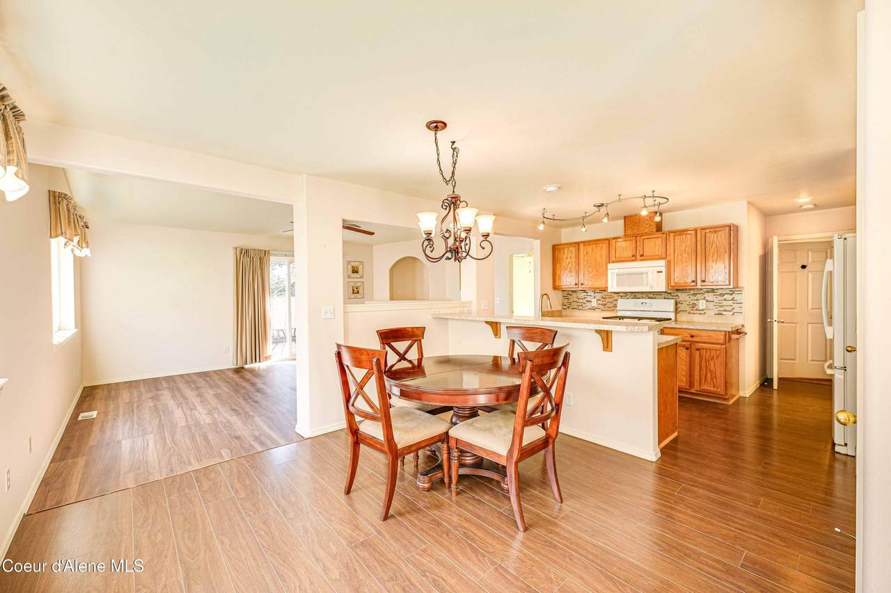 156 Knotty Pine Ln - Photo 1