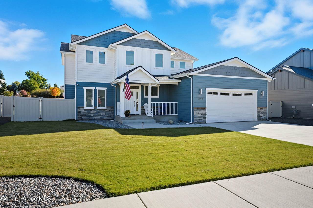 1389 Ezra Ave - Photo 1
