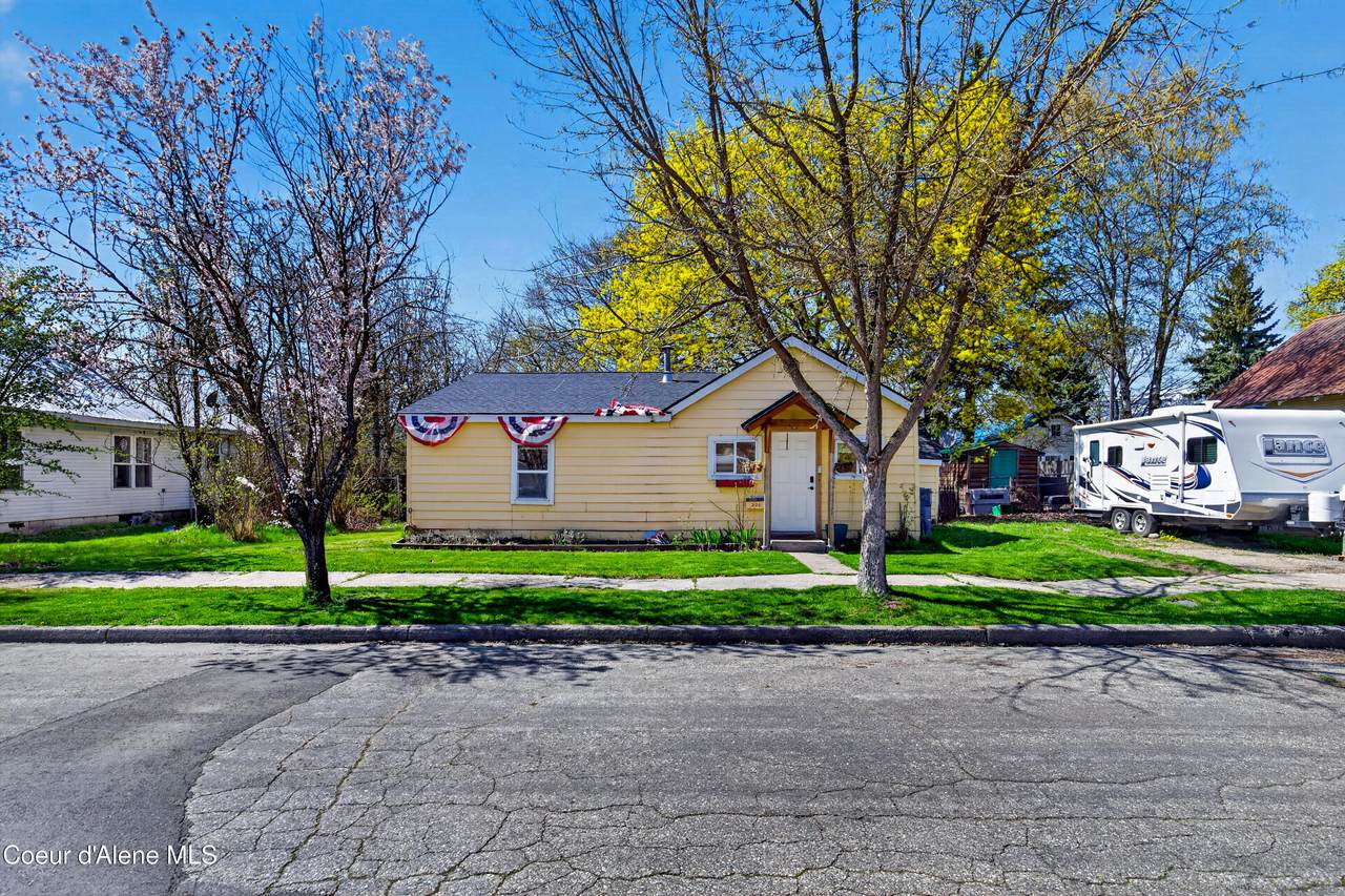 326 Lavina Ave - Photo 1