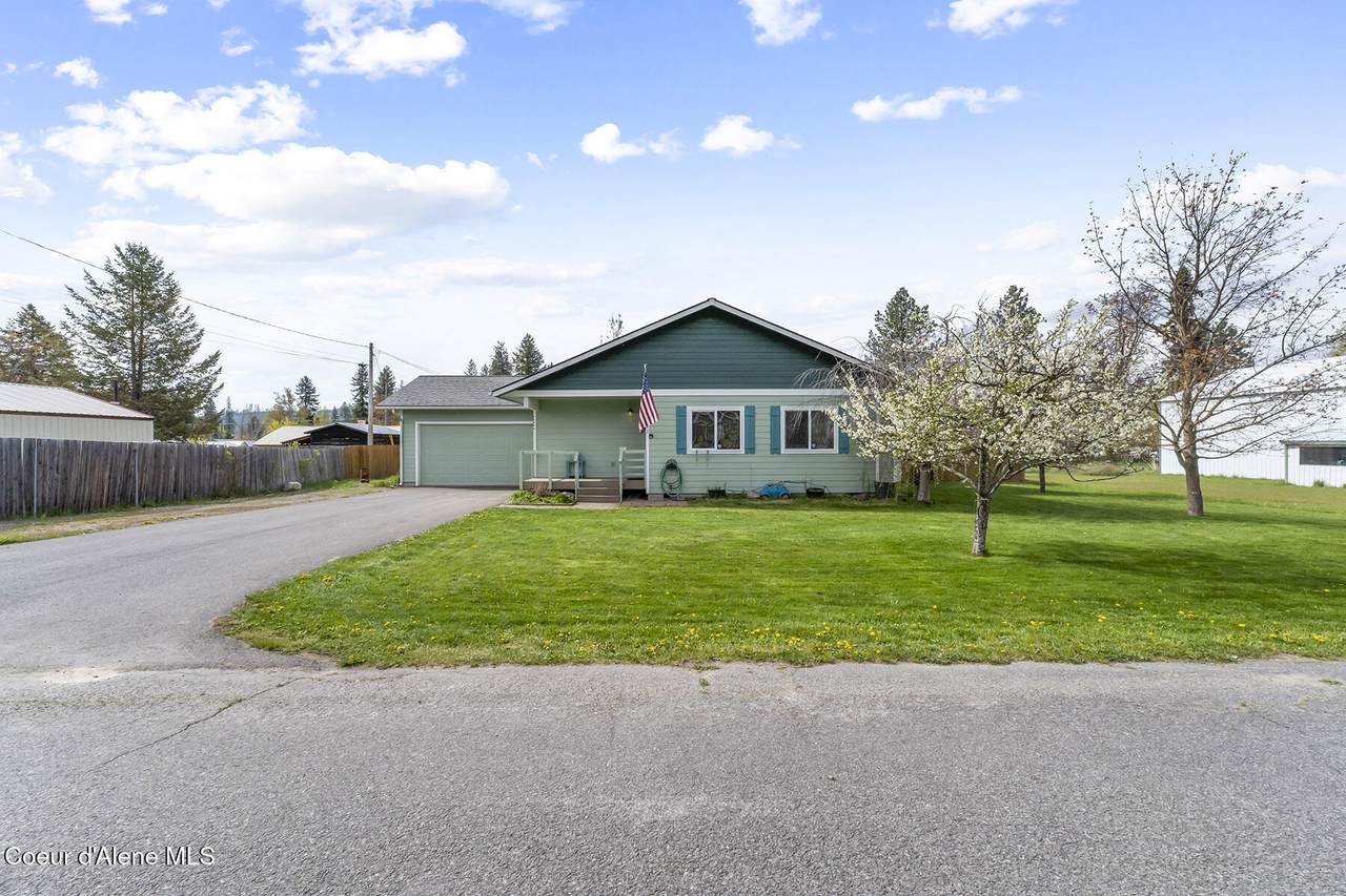 372 Glidden Ave - Photo 1