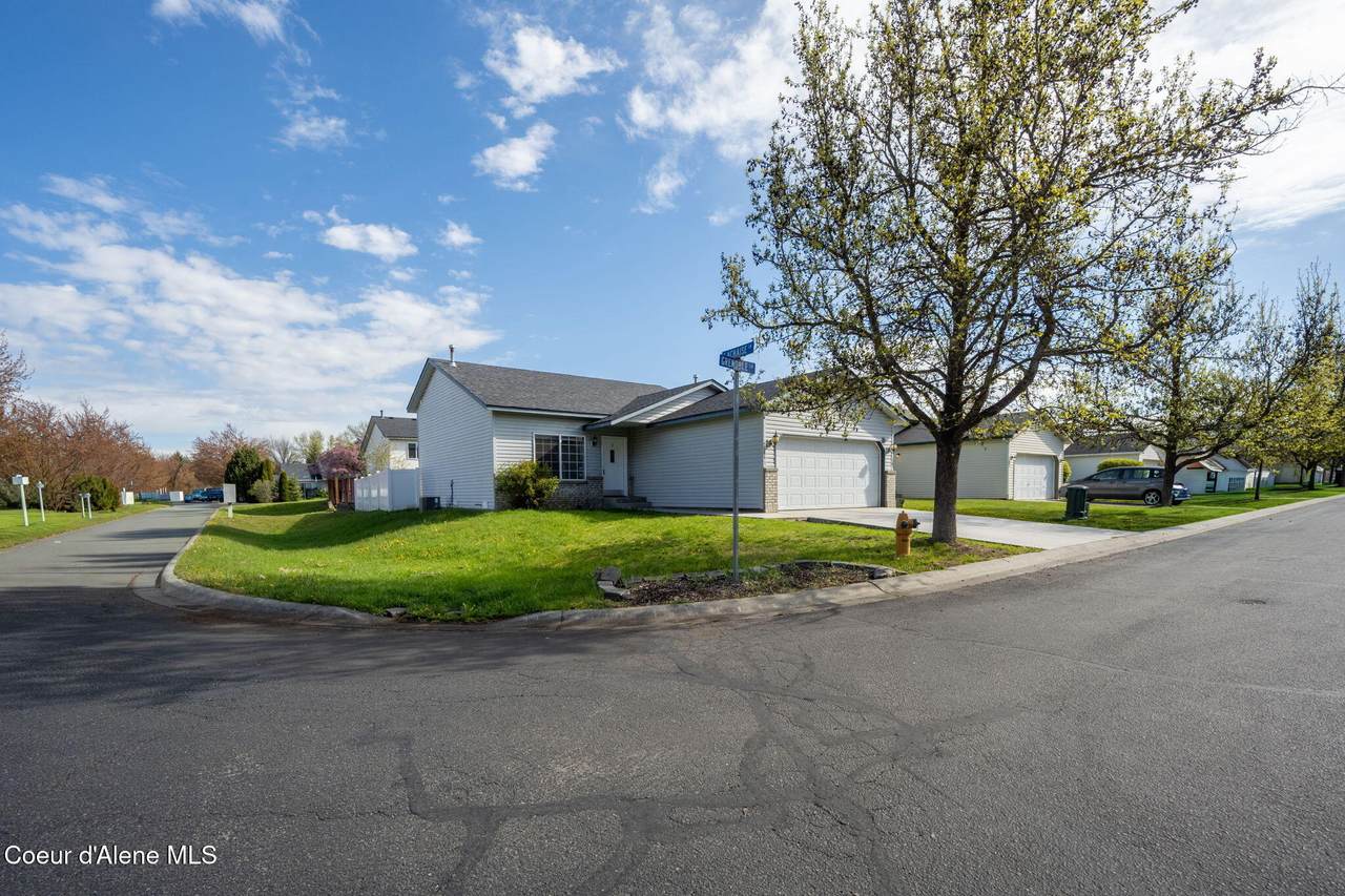 2581 Grenoble Ln - Photo 1
