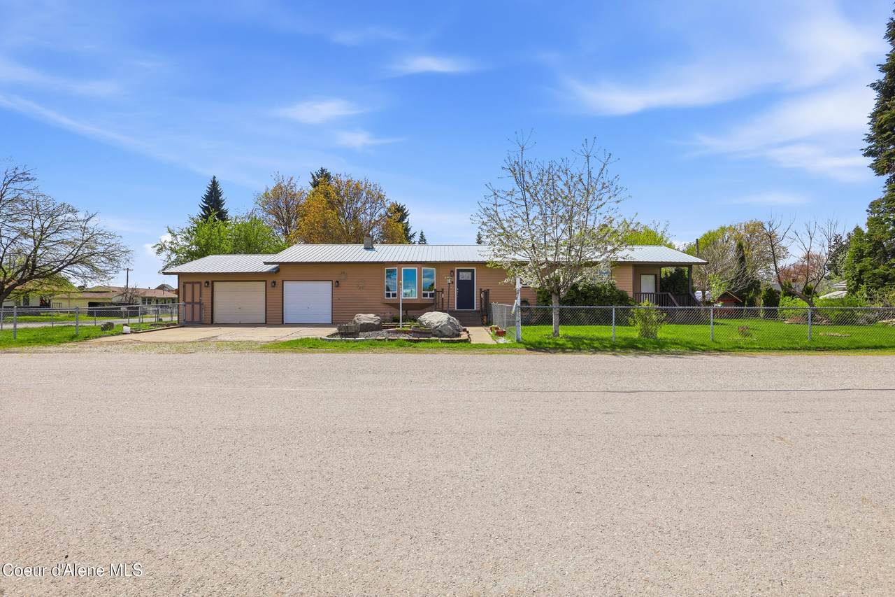 468 Helen Ave - Photo 1