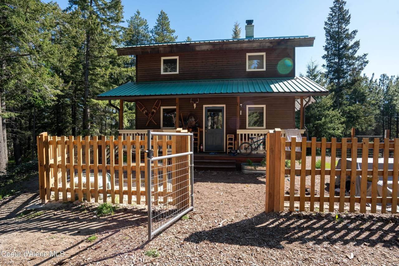 450 Coyote Way - Photo 1