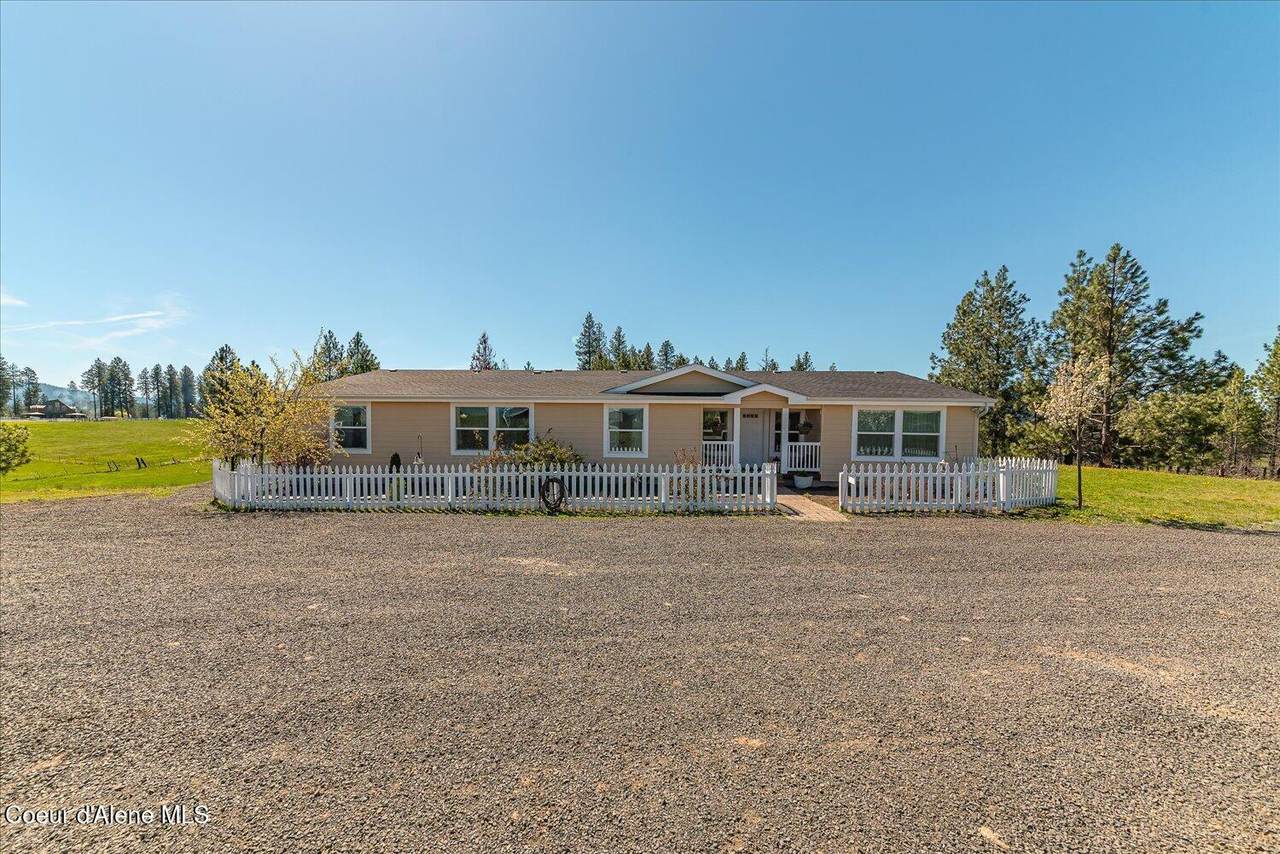 1061 Canyon Ridge Dr - Photo 1