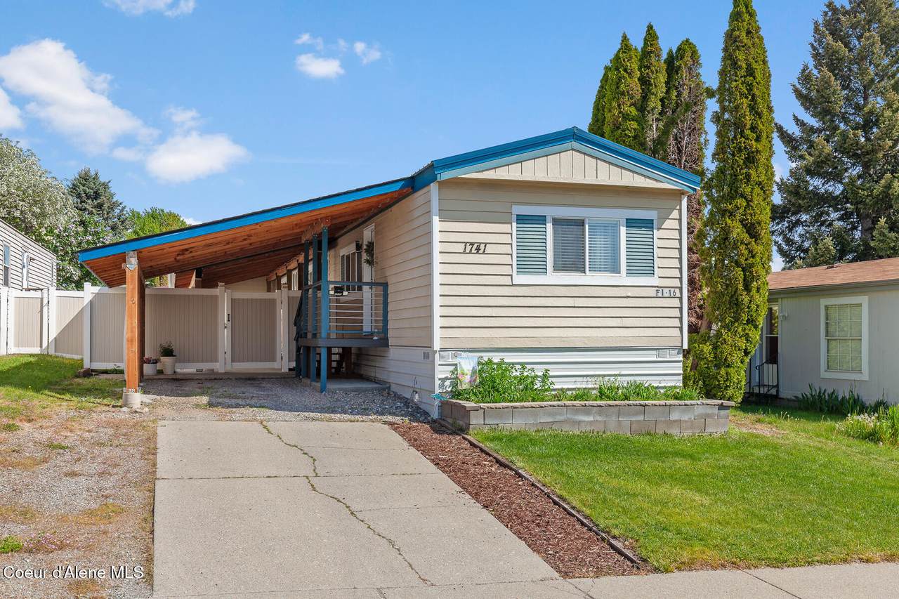 1741 Windsor Ave - Photo 1