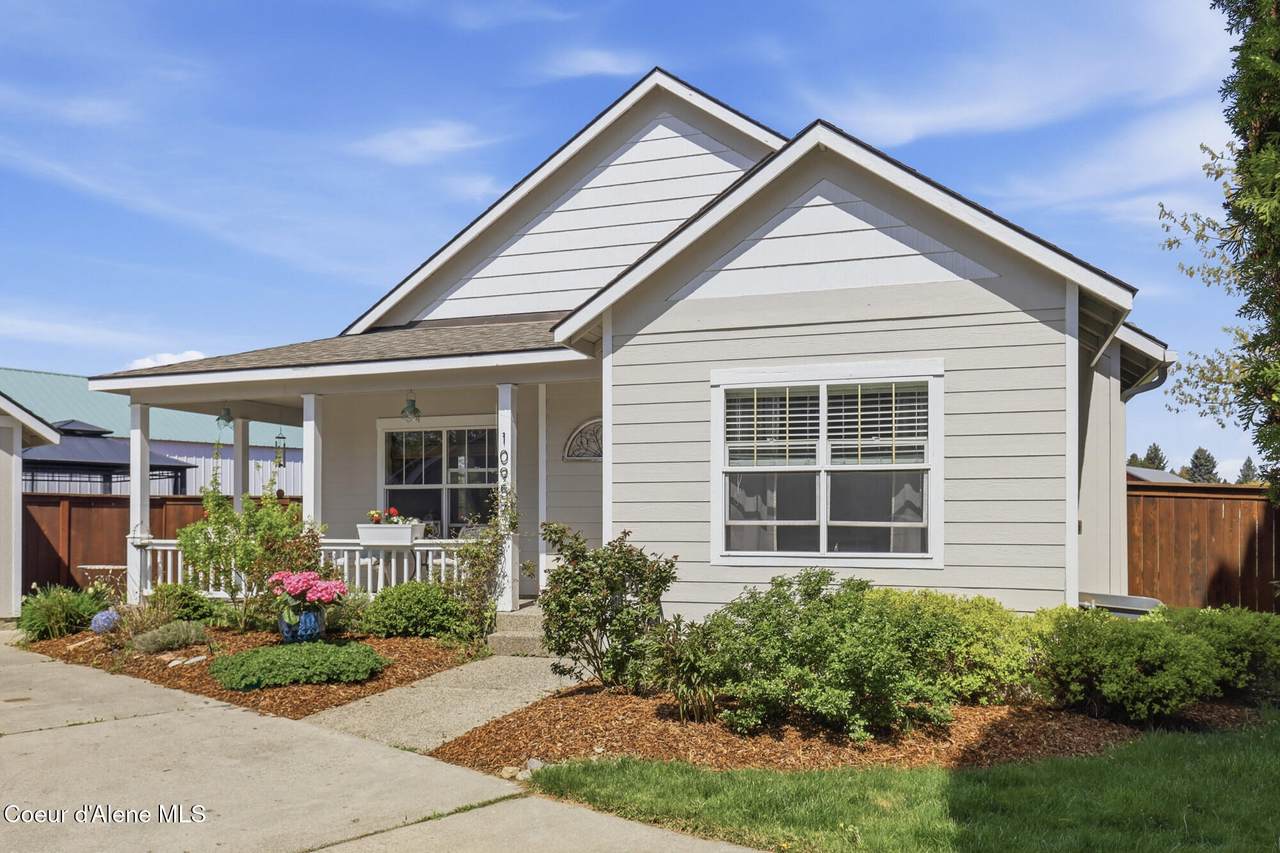 10957 Danielle Rd - Photo 1