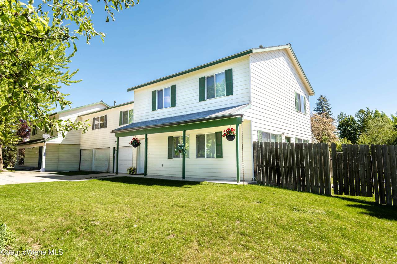 1611 Cedar St - Photo 1