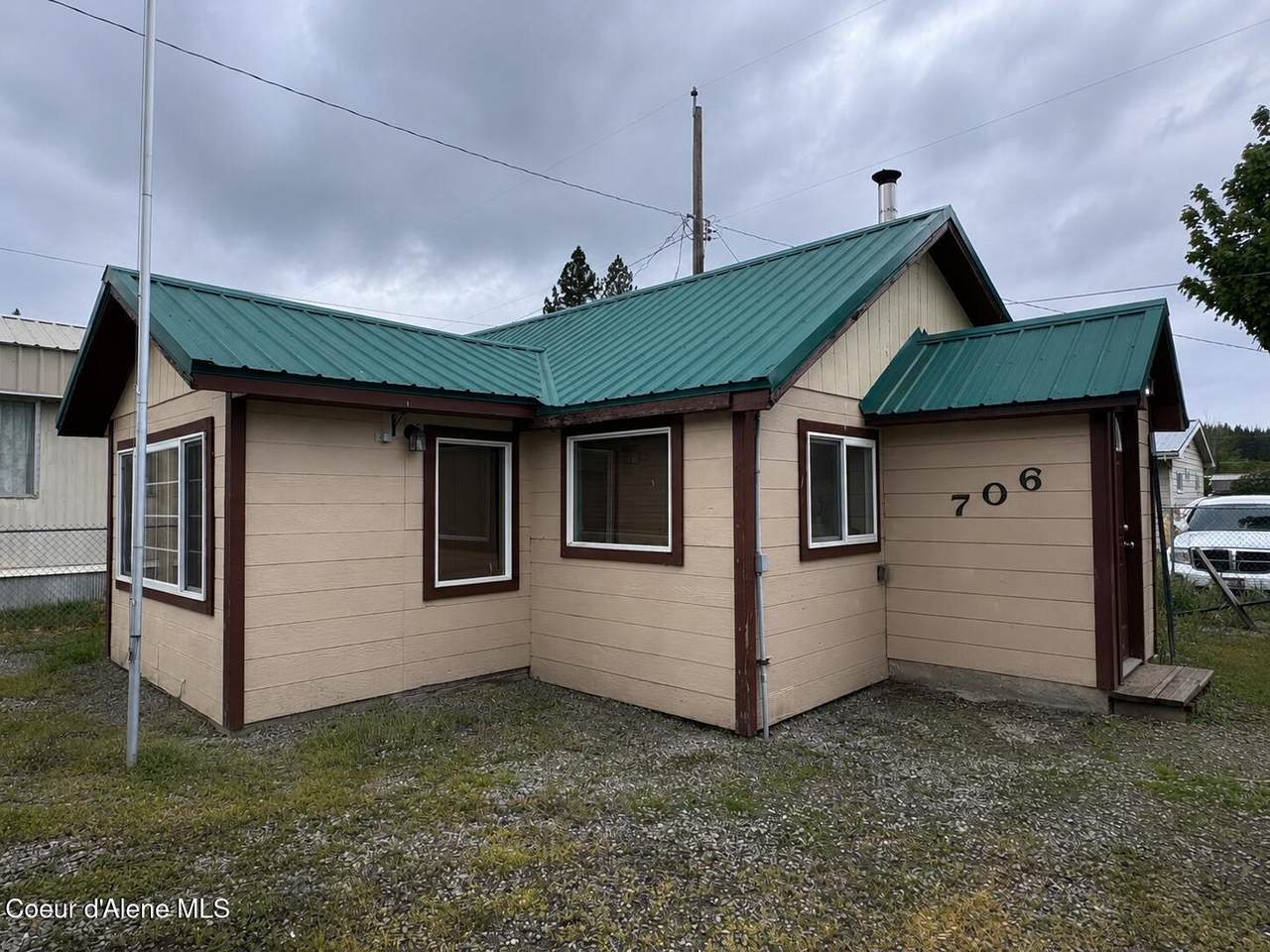 706 B St - Photo 1