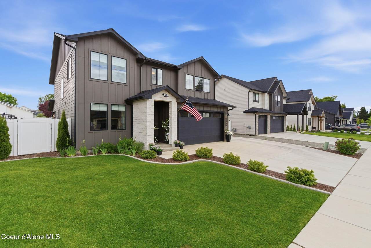 9061 Raintree Ln - Photo 1
