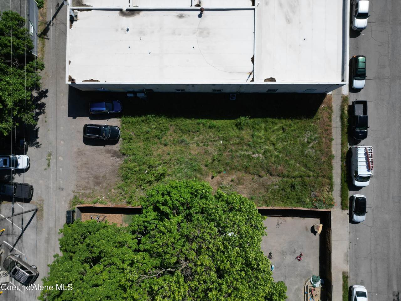 113 Indiana Ave - Photo 1