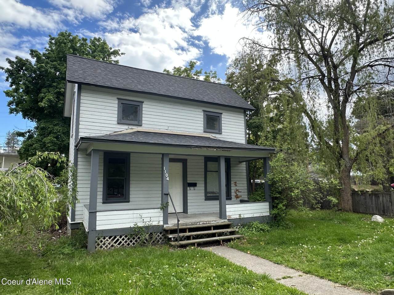 1104 Lakeside Ave - Photo 1