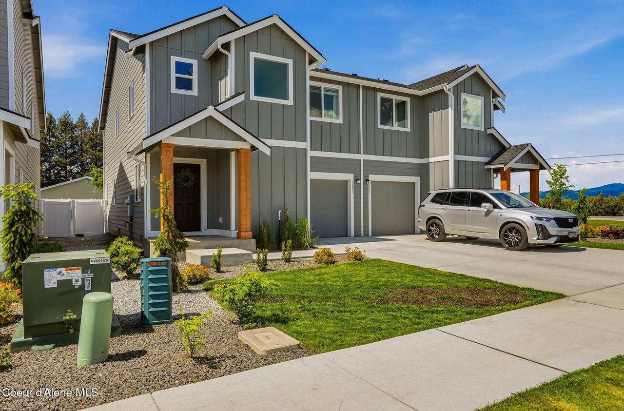 1553 Luna St - Photo 1