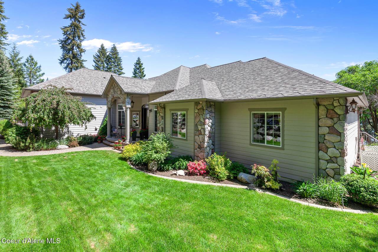 555 Harbor View Dr - Photo 1