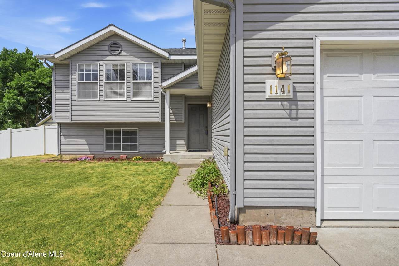 1141 Bainbridge St - Photo 1