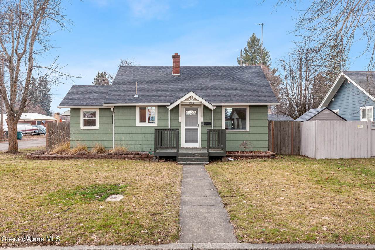 1303 Pennsylvania Ave - Photo 1