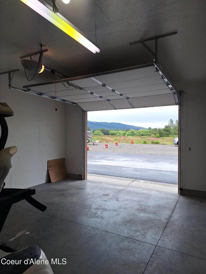 946 Chatwold Rd - Photo 1