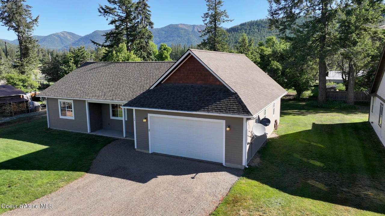 108 9th Ave - Photo 1