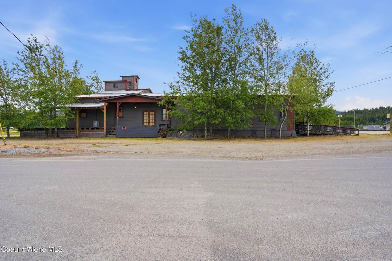 358 Montgomery St - Photo 1