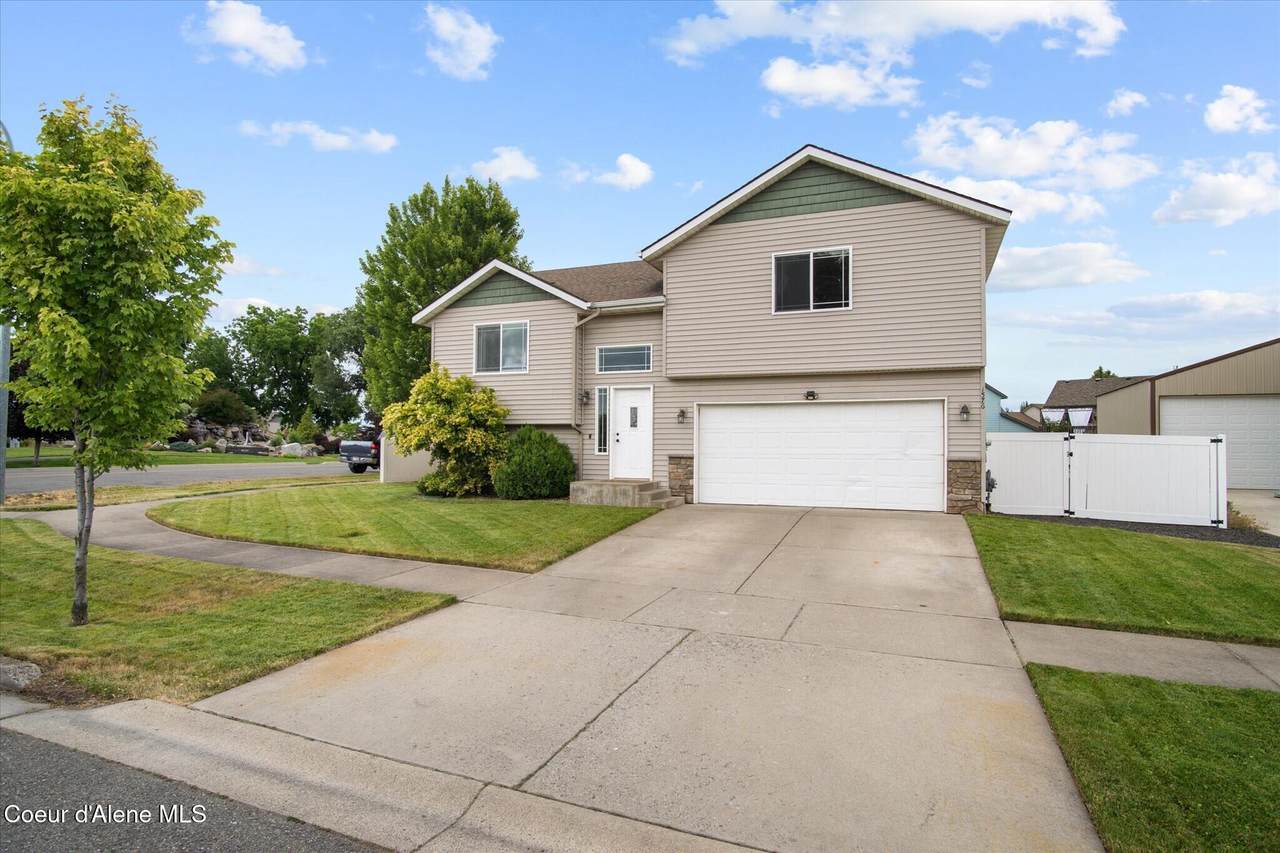 1576 Firestone - Photo 1