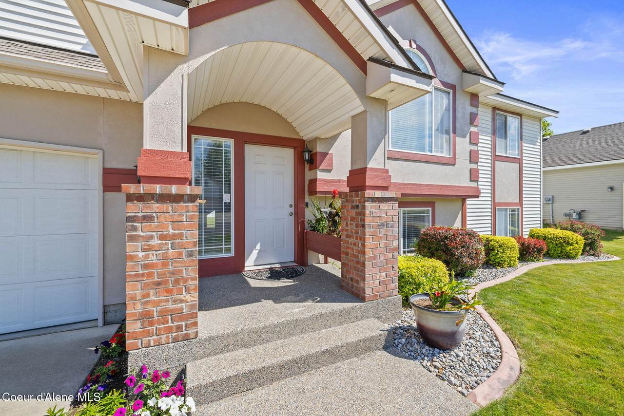 2893 Strawberry Ln - Photo 1