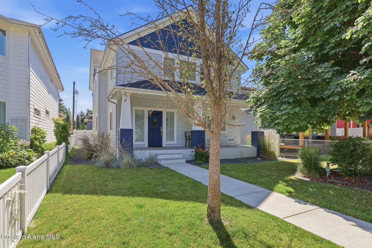 410 18TH St - Photo 1