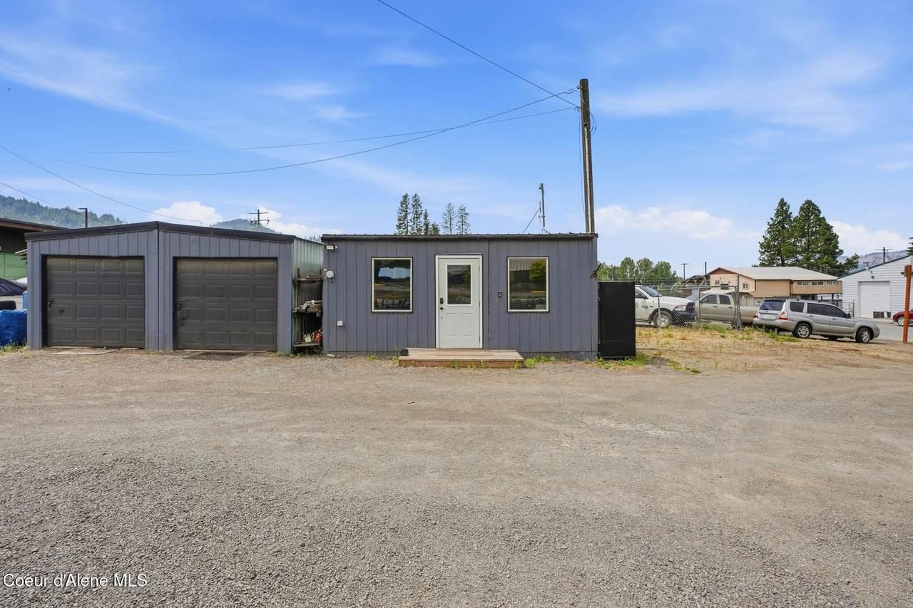 134 10th St - Photo 1