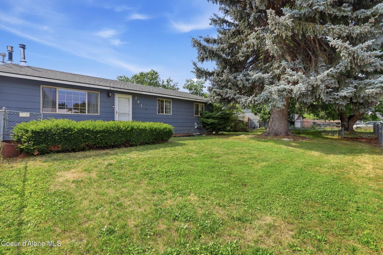 243 Jensen Dr - Photo 1