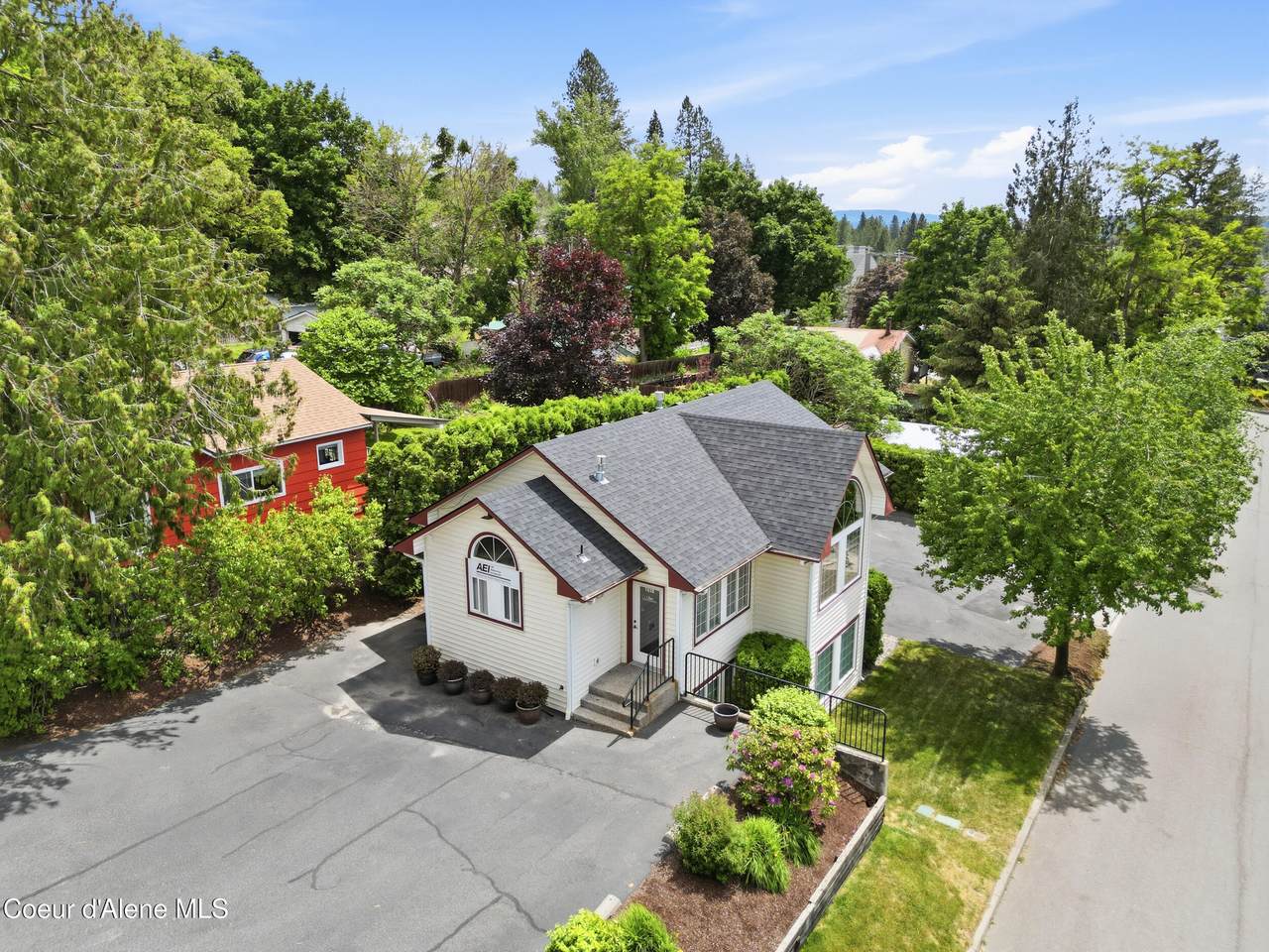 1038 Davidson Ave - Photo 1