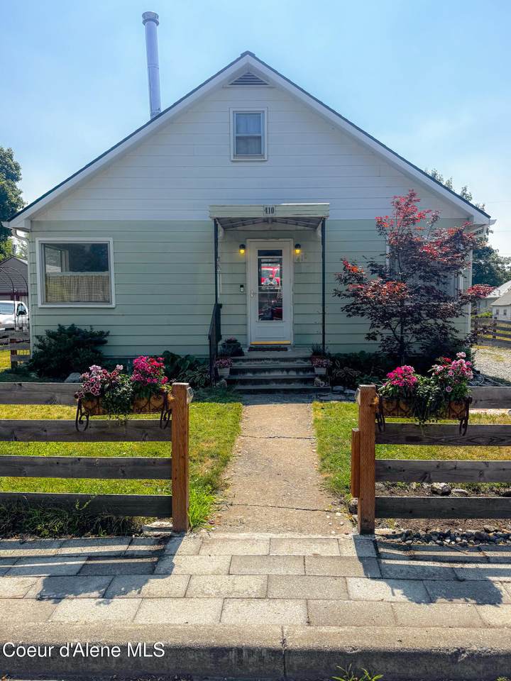 410 Linden Ave - Photo 1