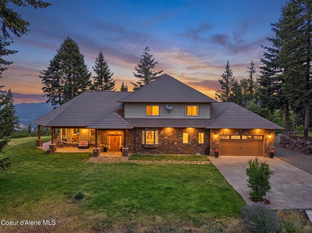 735 Bushwacker Rd - Photo 1