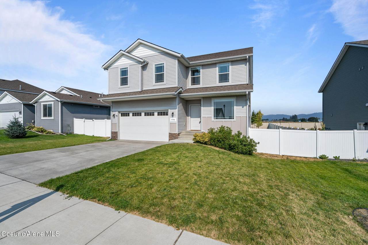 9798 Heston Loop - Photo 1