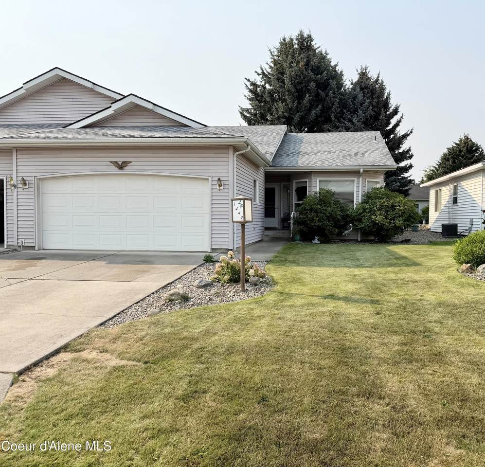 1444 Woodlawn Dr - Photo 1