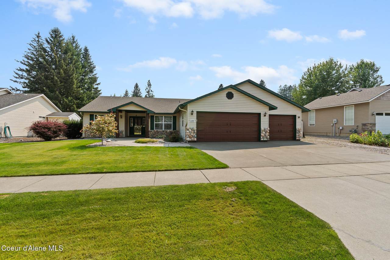 1378 Benjamin Ave - Photo 1