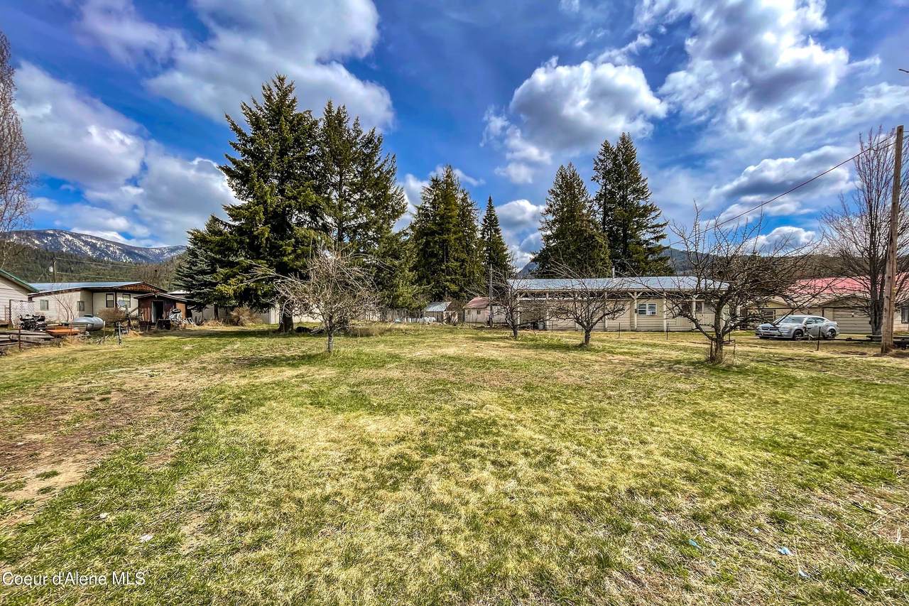 400 4th Ave - Photo 1