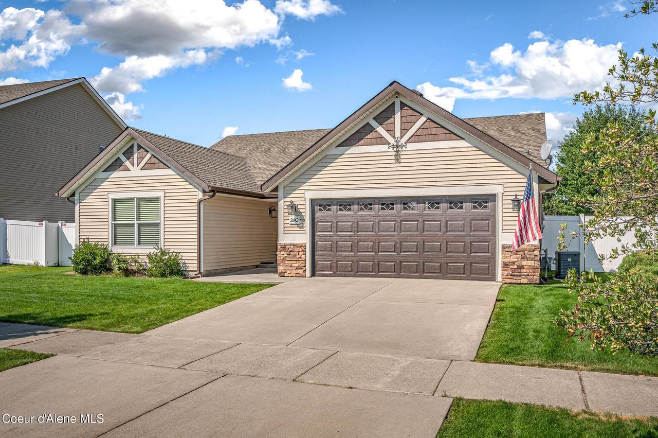 2642 Thrush Dr - Photo 1