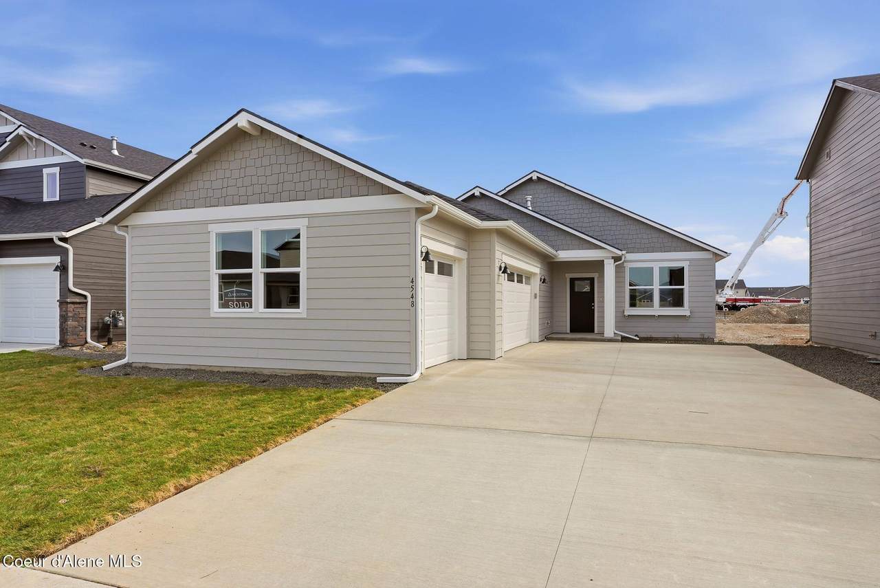 2741 Vega St - Photo 1