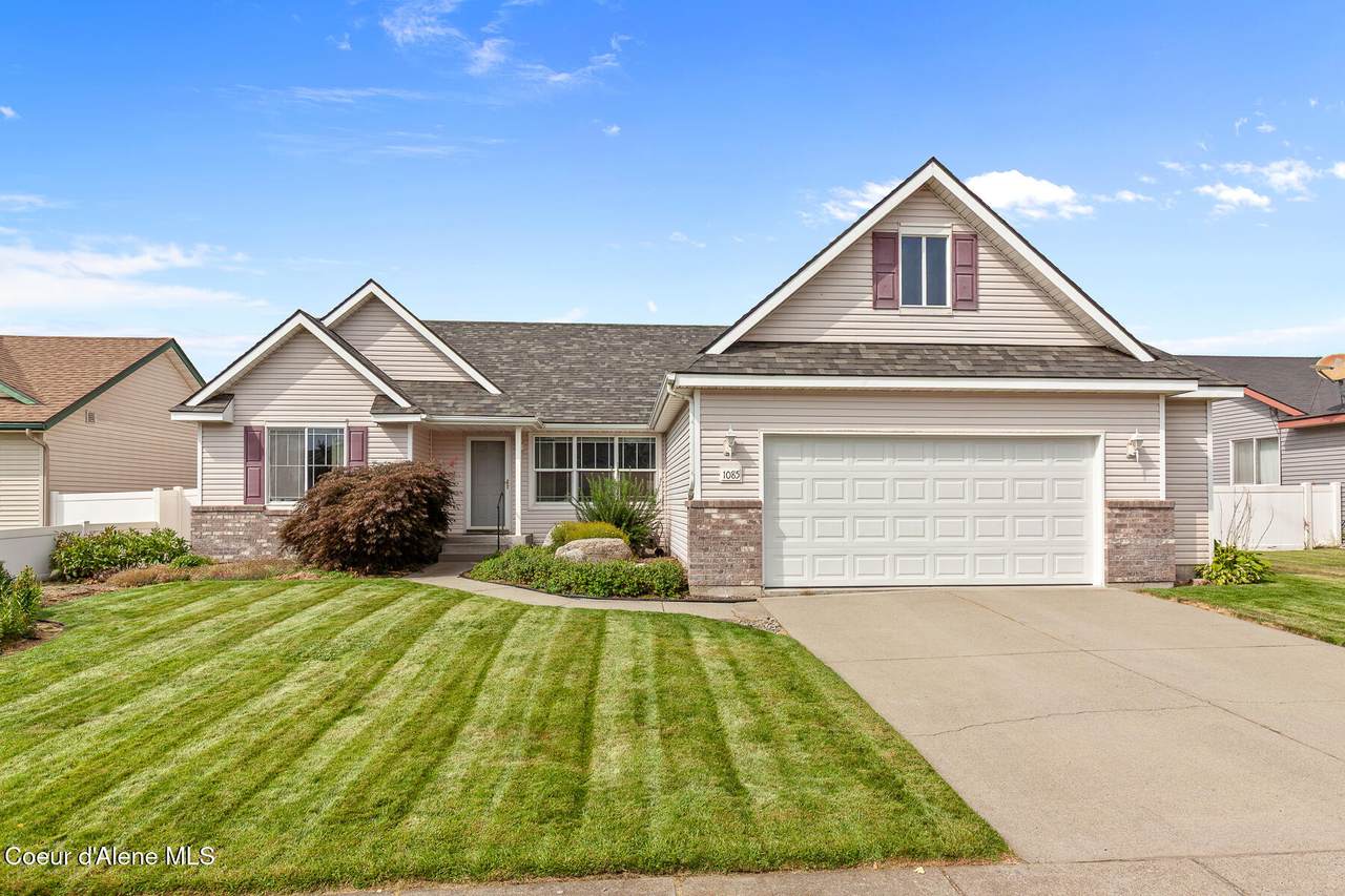 1085 Whidbey Ln - Photo 1