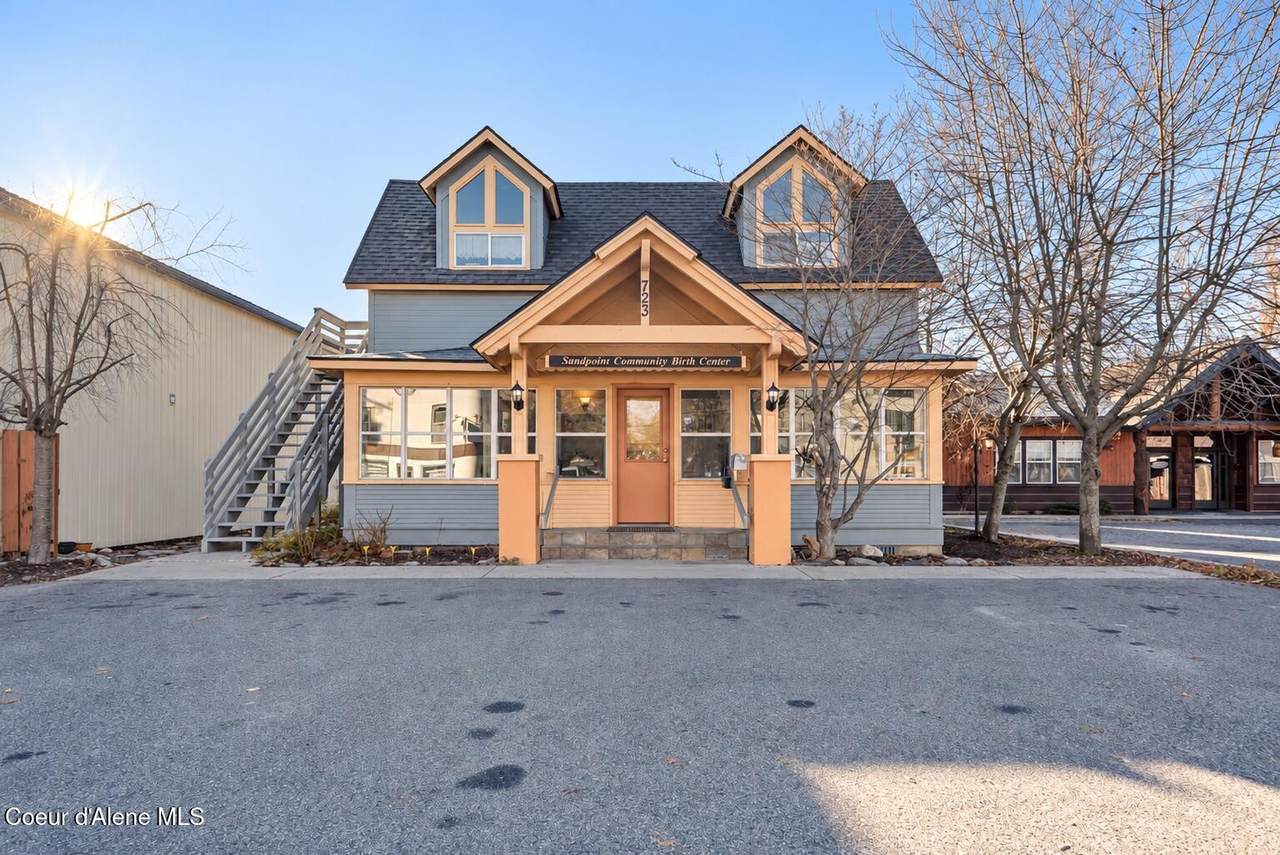 723 Pine St - Photo 1