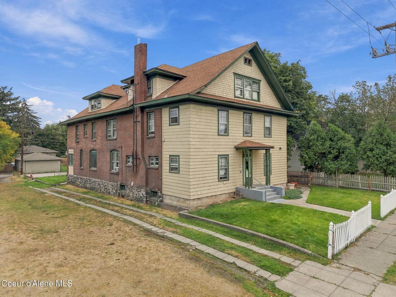 1414 Lincoln St - Photo 1
