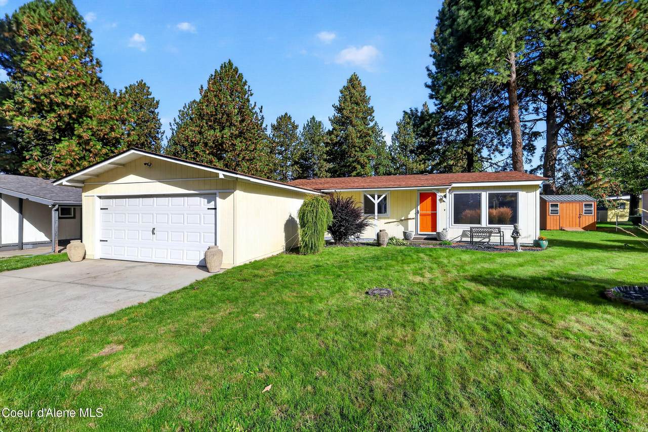 1061 Deni St - Photo 1