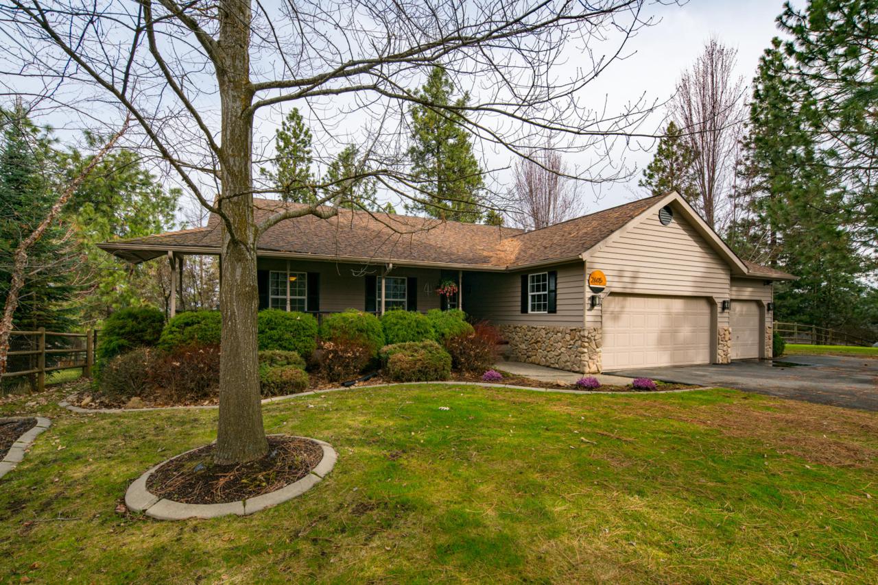 2605 Summit Dr - Photo 1