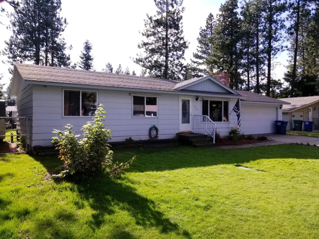 2111 Lincoln St - Photo 1