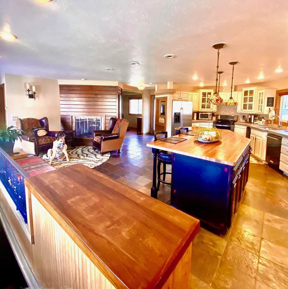 107 Lakeview Dr - Photo 1