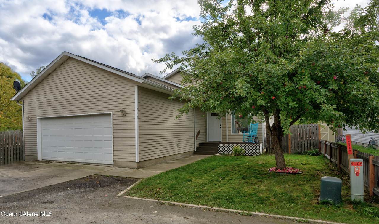 418 Division Ave - Photo 1