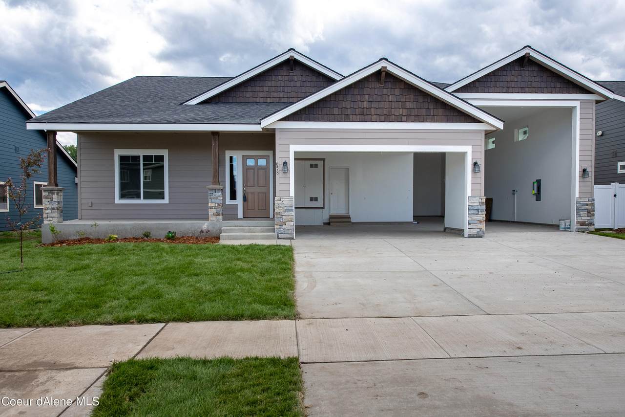 658 Ashworth Ln - Photo 1