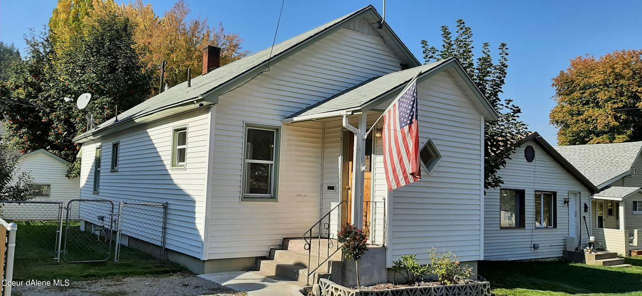 412 Maple St - Photo 1